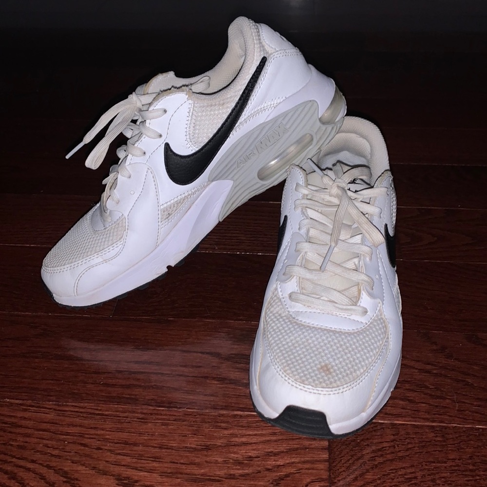 NIKE AIR MAX